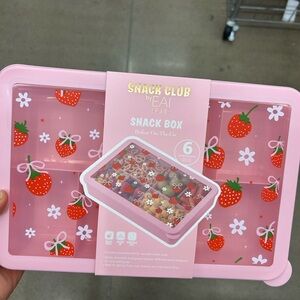 NWT 6 individual compartments Snack Box